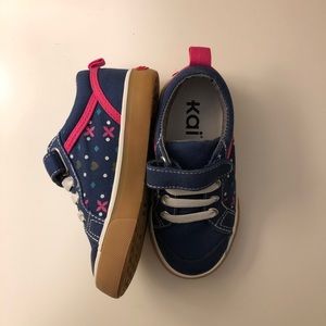 See Kai Run Kristin navy flower sneaker